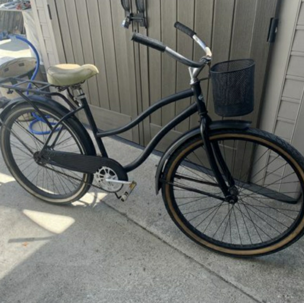 Huffy Matte Black 26" Beach Cruiser